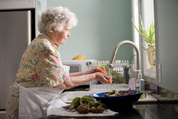 l'importance d'une alimentation équilibrée chez les seniors