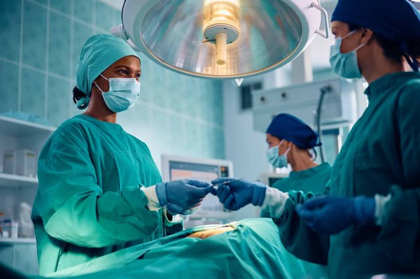 Quelles sont les approches efficaces pour le suivi des patients atteints de sclérose en plaques ?