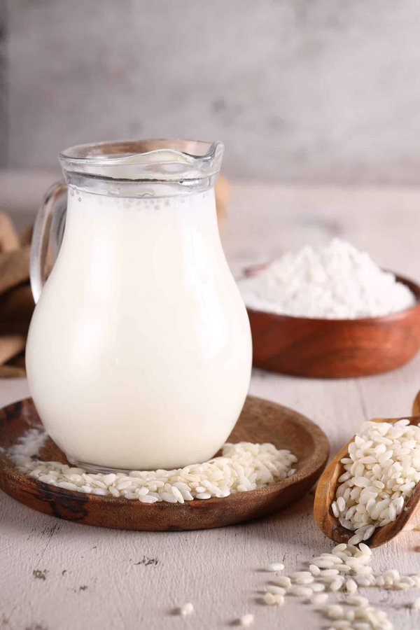 Quels sont les aliments à éviter en cas de sensibilité aux produits laitiers ?