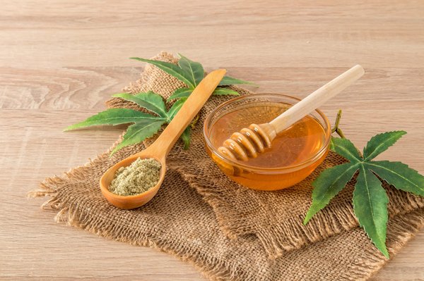 Quel est le potentiel du miel infusé à une substance naturelle ?
